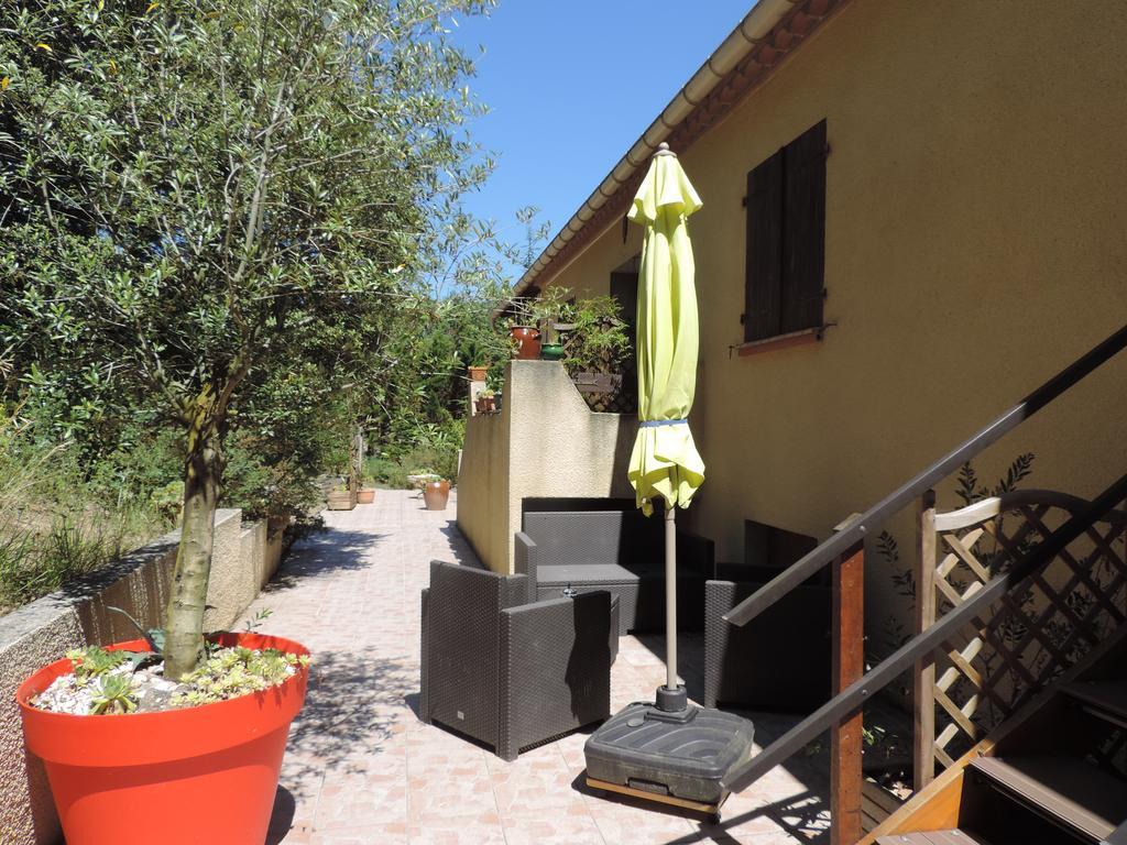 Les Deux Lions Hotel Alairac Екстериор снимка